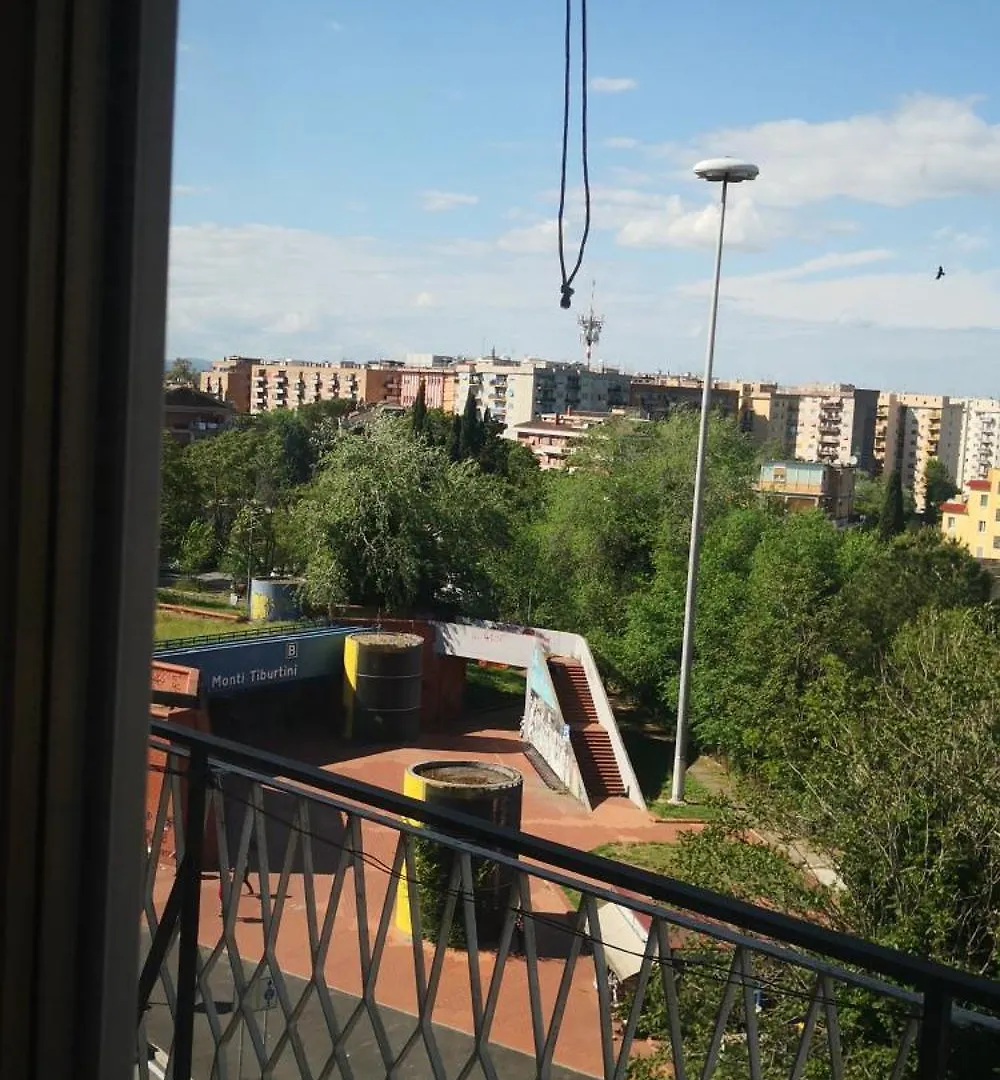 Gida Room Metro B Monti Tiburtini Roma 0*,  Italia