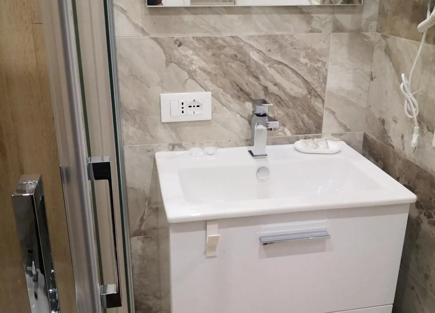 Homestay Gida Room Metro B Monti Tiburtini Roma Italy